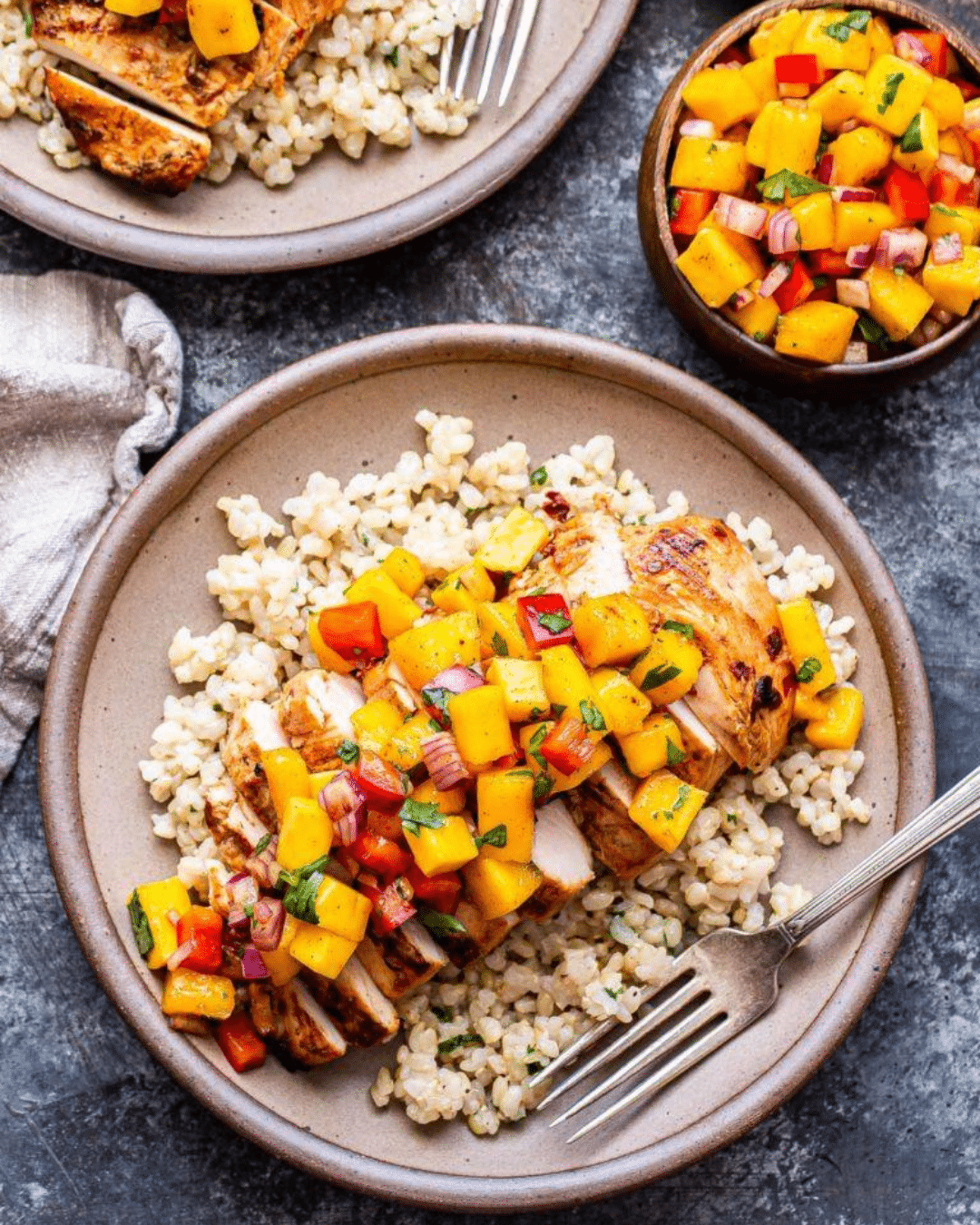 Chicken with mangos and rice